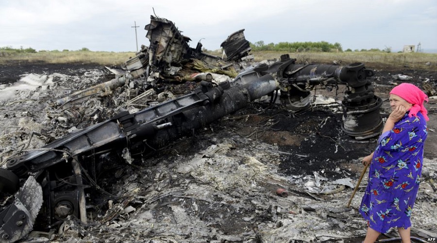 Уламки рейсу MH-17, джерело фото: rferl.org