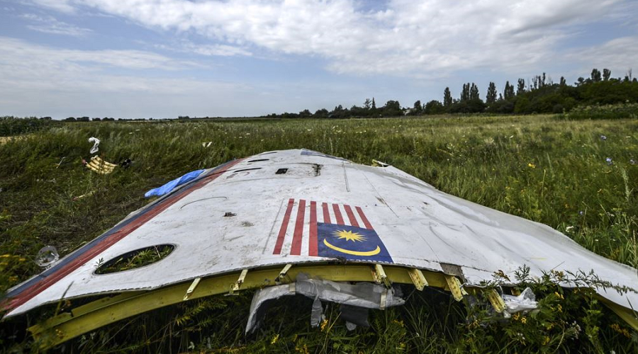 Уламки рейсу MH17, джерело фото:rferl.org